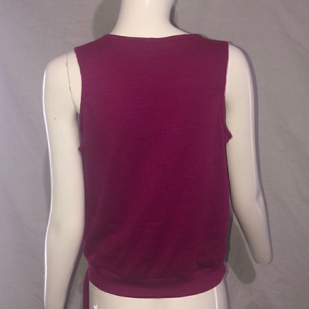 Universal Threads Top   - Picture 5 of 7